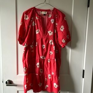 Super cute mini dress. Looks great on its own or with leggings